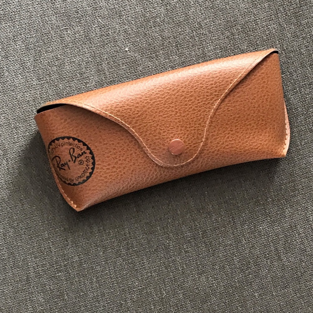 RAY BAN Glass case